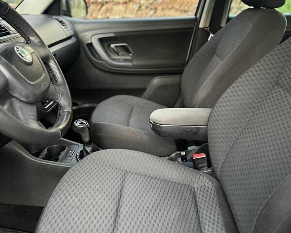 Шкода Фабия 2011 в Сваляве на Automoto.ua Бежевый Шкода Фабия, объемом двигателя 1.2 л и пробегом 301 тыс. км за 5500 $, фото 6 на Automoto.ua