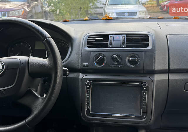 Бежевый Шкода Фабия, объемом двигателя 1.39 л и пробегом 190 тыс. км за 6800 $, фото 1 на Automoto.ua