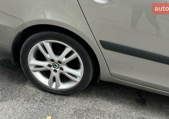 Бежевый Шкода Фабия, объемом двигателя 1.39 л и пробегом 190 тыс. км за 6800 $, фото 6 на Automoto.ua