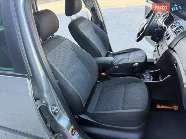 Бежевий Шкода Фабія, об'ємом двигуна 1.2 л та пробігом 302 тис. км за 5499 $, фото 20 на Automoto.ua