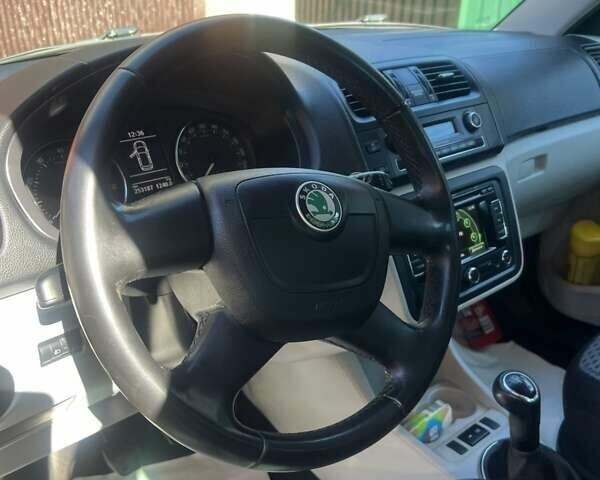 Бежевий Шкода Фабія, об'ємом двигуна 1.2 л та пробігом 253 тис. км за 5900 $, фото 36 на Automoto.ua