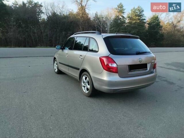 Бежевый Шкода Фабия, объемом двигателя 1.2 л и пробегом 218 тыс. км за 8400 $, фото 1 на Automoto.ua