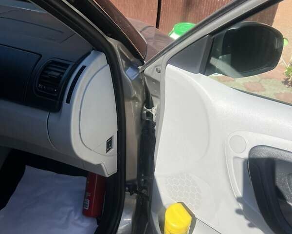 Бежевий Шкода Фабія, об'ємом двигуна 1.2 л та пробігом 253 тис. км за 5900 $, фото 20 на Automoto.ua