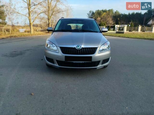 Бежевый Шкода Фабия, объемом двигателя 1.2 л и пробегом 218 тыс. км за 8400 $, фото 4 на Automoto.ua