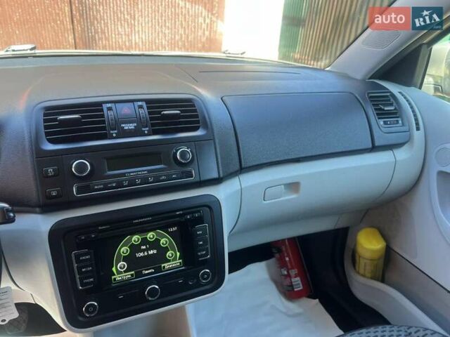 Бежевий Шкода Фабія, об'ємом двигуна 1.2 л та пробігом 253 тис. км за 5900 $, фото 40 на Automoto.ua