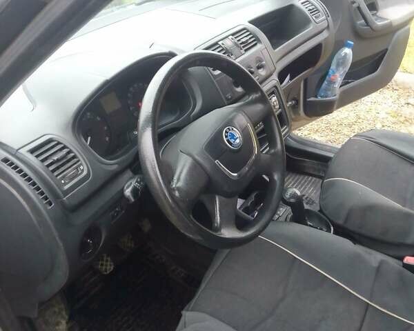 Бежевий Шкода Фабія, об'ємом двигуна 1.2 л та пробігом 150 тис. км за 4400 $, фото 8 на Automoto.ua