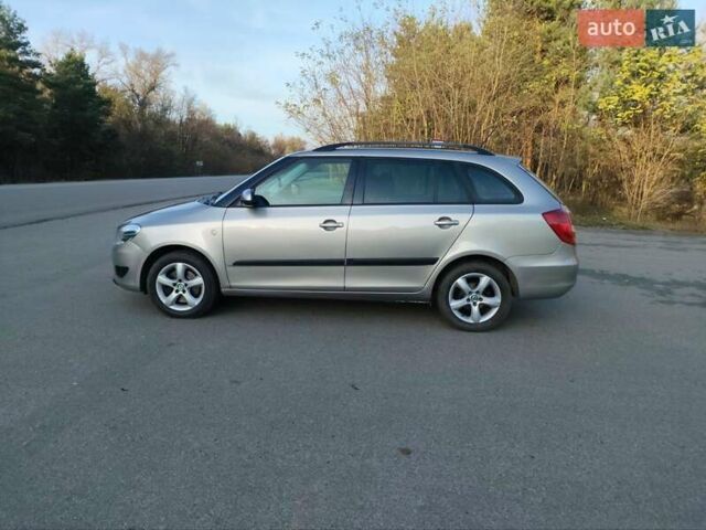 Бежевый Шкода Фабия, объемом двигателя 1.2 л и пробегом 218 тыс. км за 8400 $, фото 7 на Automoto.ua