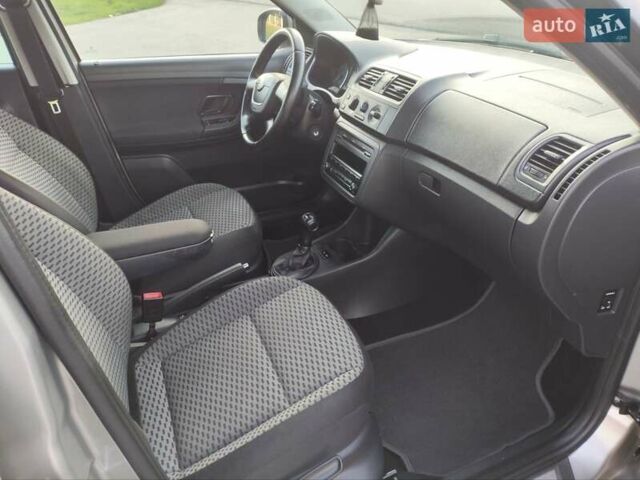 Бежевый Шкода Фабия, объемом двигателя 1.2 л и пробегом 218 тыс. км за 8400 $, фото 15 на Automoto.ua