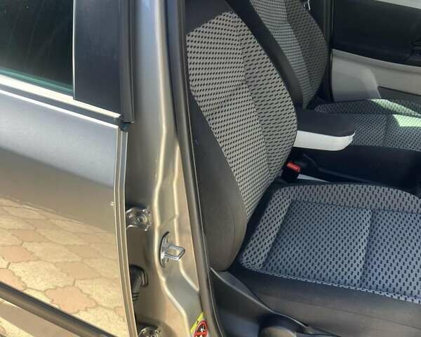 Бежевий Шкода Фабія, об'ємом двигуна 1.2 л та пробігом 253 тис. км за 5900 $, фото 18 на Automoto.ua