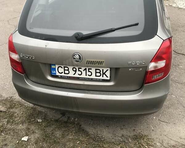 Бежевый Шкода Фабия, объемом двигателя 1.39 л и пробегом 119 тыс. км за 8500 $, фото 2 на Automoto.ua