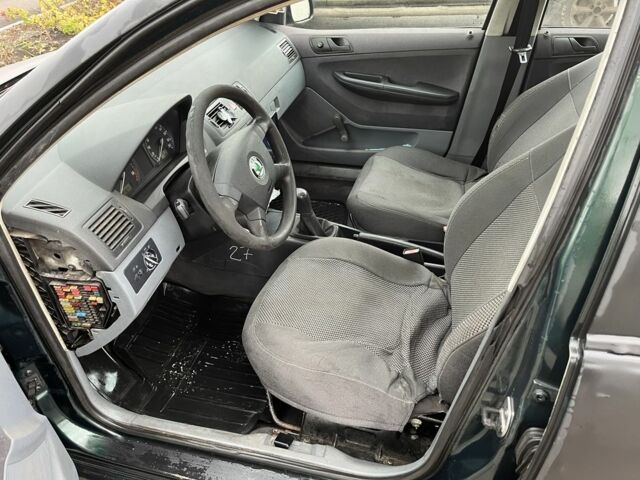 Чорний Шкода Фабія, об'ємом двигуна 1.9 л та пробігом 346 тис. км за 1700 $, фото 5 на Automoto.ua