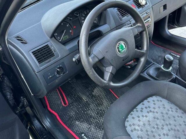 Черный Шкода Фабия, объемом двигателя 1.9 л и пробегом 452 тыс. км за 3800 $, фото 8 на Automoto.ua