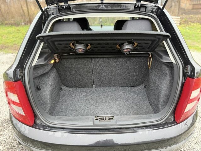 Черный Шкода Фабия, объемом двигателя 1.4 л и пробегом 201 тыс. км за 4100 $, фото 19 на Automoto.ua