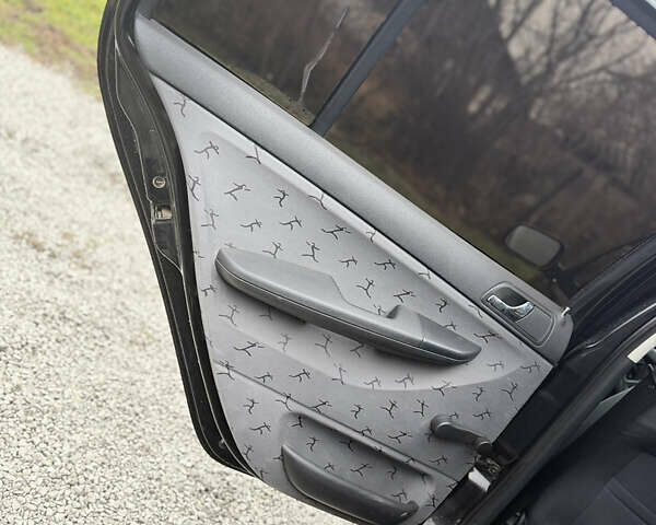 Чорний Шкода Фабія, об'ємом двигуна 1.39 л та пробігом 201 тис. км за 3750 $, фото 23 на Automoto.ua