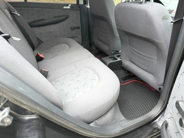 Черный Шкода Фабия, объемом двигателя 1.4 л и пробегом 201 тыс. км за 4100 $, фото 21 на Automoto.ua