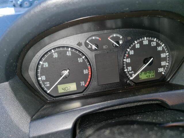 Черный Шкода Фабия, объемом двигателя 1.4 л и пробегом 218 тыс. км за 3512 $, фото 6 на Automoto.ua