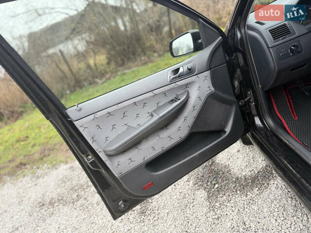 Чорний Шкода Фабія, об'ємом двигуна 1.39 л та пробігом 201 тис. км за 3750 $, фото 13 на Automoto.ua