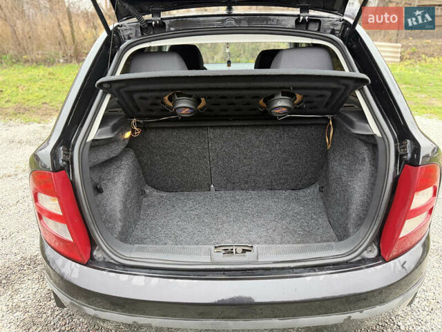 Чорний Шкода Фабія, об'ємом двигуна 1.39 л та пробігом 201 тис. км за 3750 $, фото 24 на Automoto.ua