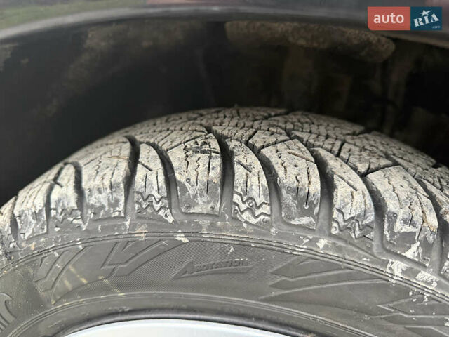 Чорний Шкода Фабія, об'ємом двигуна 1.39 л та пробігом 201 тис. км за 3750 $, фото 3 на Automoto.ua