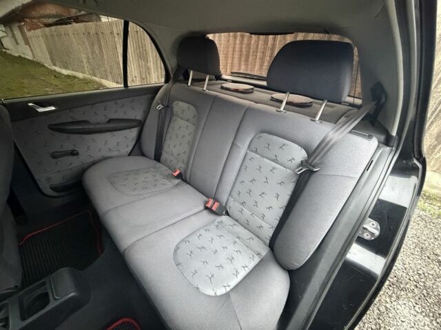 Черный Шкода Фабия, объемом двигателя 1.4 л и пробегом 201 тыс. км за 4100 $, фото 18 на Automoto.ua