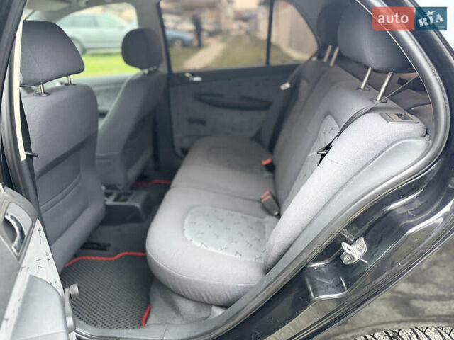 Чорний Шкода Фабія, об'ємом двигуна 1.39 л та пробігом 201 тис. км за 3750 $, фото 21 на Automoto.ua