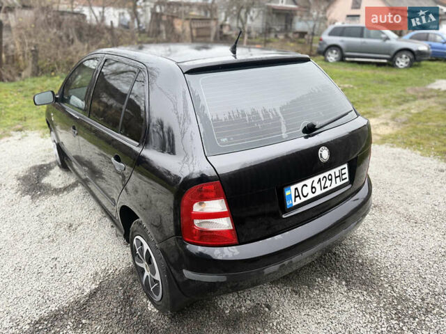 Чорний Шкода Фабія, об'ємом двигуна 1.39 л та пробігом 201 тис. км за 3750 $, фото 7 на Automoto.ua