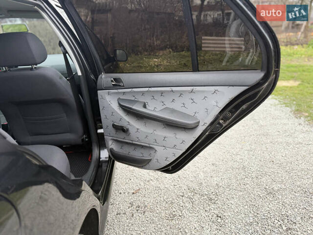 Чорний Шкода Фабія, об'ємом двигуна 1.39 л та пробігом 201 тис. км за 3750 $, фото 26 на Automoto.ua
