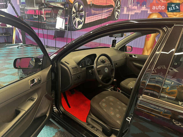 Черный Шкода Фабия, объемом двигателя 1.39 л и пробегом 275 тыс. км за 3999 $, фото 11 на Automoto.ua