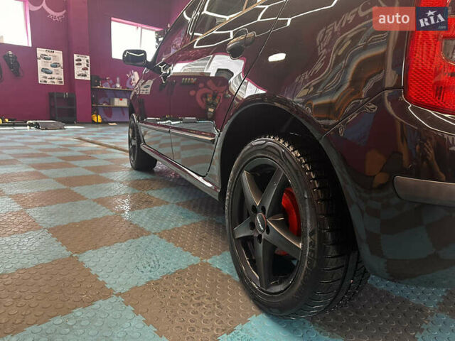 Черный Шкода Фабия, объемом двигателя 1.39 л и пробегом 275 тыс. км за 3999 $, фото 12 на Automoto.ua