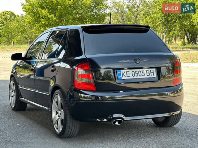 Черный Шкода Фабия, объемом двигателя 1.9 л и пробегом 265 тыс. км за 6599 $, фото 7 на Automoto.ua