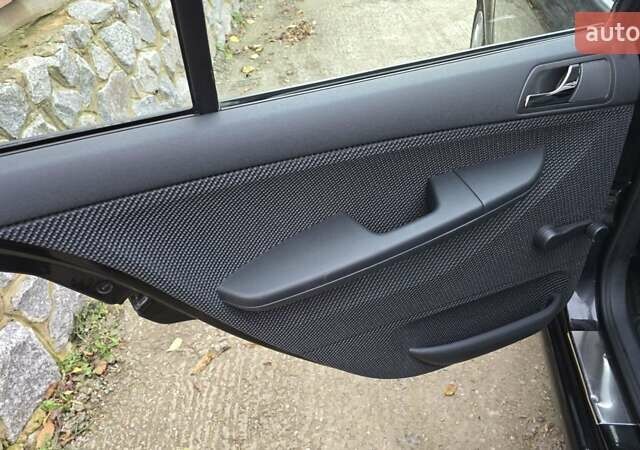 Черный Шкода Фабия, объемом двигателя 1.39 л и пробегом 173 тыс. км за 5799 $, фото 57 на Automoto.ua