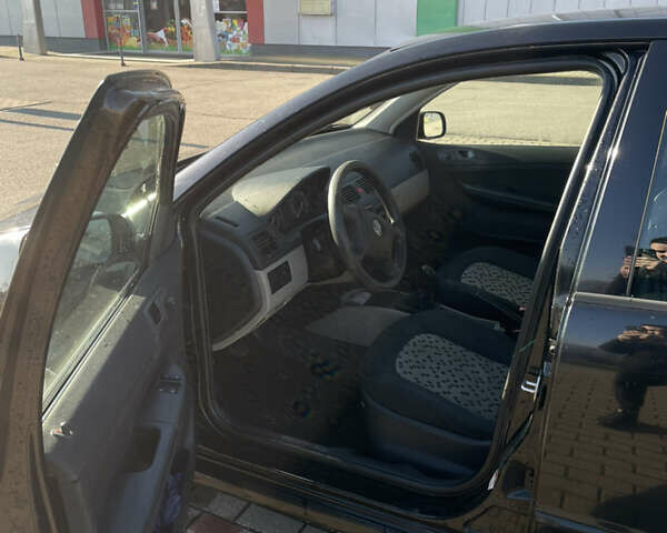 Черный Шкода Фабия, объемом двигателя 1.2 л и пробегом 300 тыс. км за 3500 $, фото 8 на Automoto.ua