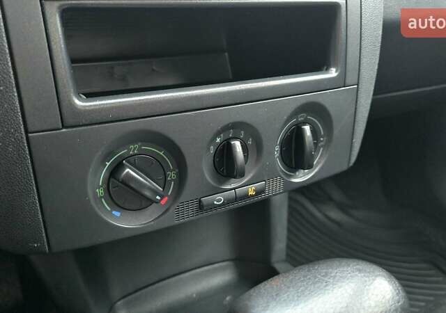 Черный Шкода Фабия, объемом двигателя 1.39 л и пробегом 173 тыс. км за 5799 $, фото 47 на Automoto.ua