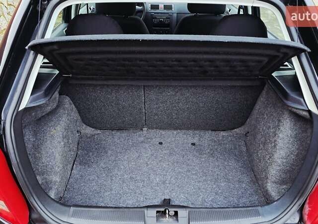 Черный Шкода Фабия, объемом двигателя 1.39 л и пробегом 173 тыс. км за 5799 $, фото 60 на Automoto.ua