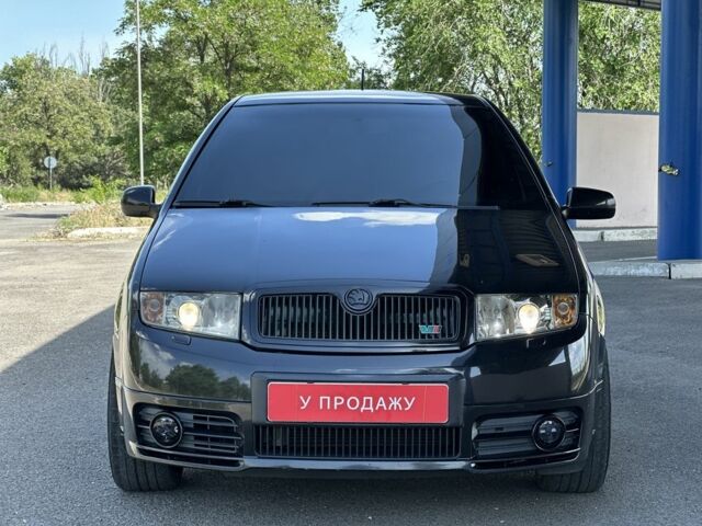 Черный Шкода Фабия, объемом двигателя 1.9 л и пробегом 265 тыс. км за 6599 $, фото 3 на Automoto.ua