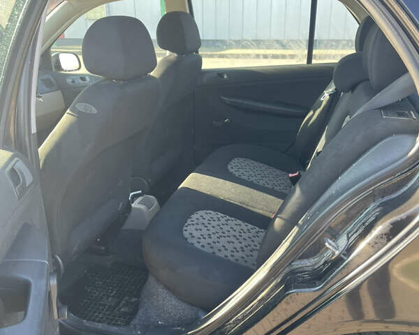 Черный Шкода Фабия, объемом двигателя 1.2 л и пробегом 300 тыс. км за 3500 $, фото 7 на Automoto.ua