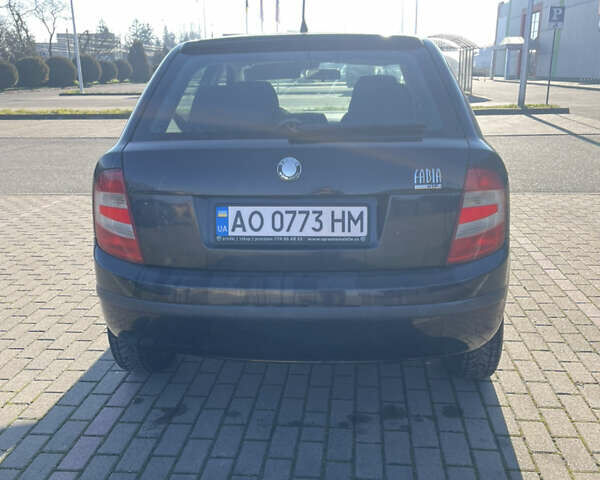 Черный Шкода Фабия, объемом двигателя 1.2 л и пробегом 300 тыс. км за 3500 $, фото 5 на Automoto.ua