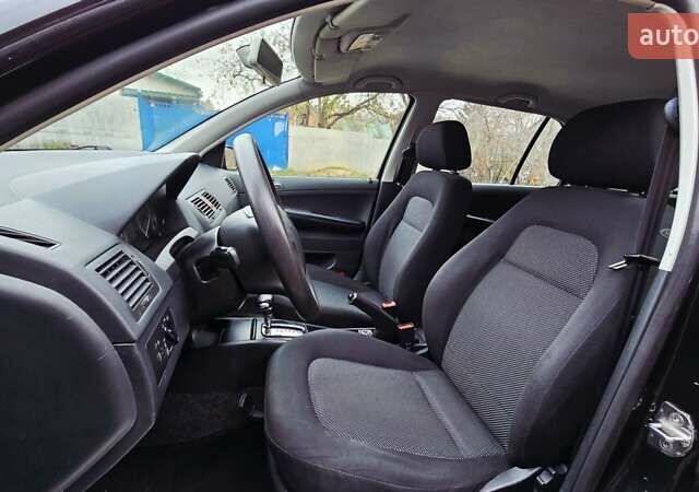 Черный Шкода Фабия, объемом двигателя 1.39 л и пробегом 173 тыс. км за 5799 $, фото 43 на Automoto.ua