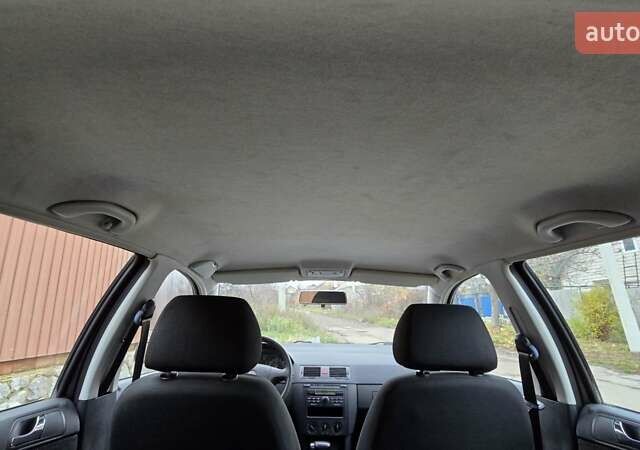 Черный Шкода Фабия, объемом двигателя 1.39 л и пробегом 173 тыс. км за 5799 $, фото 59 на Automoto.ua