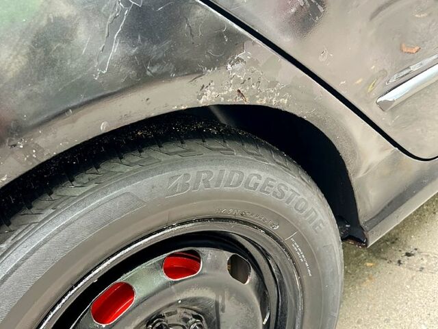 Черный Шкода Фабия, объемом двигателя 1.9 л и пробегом 290 тыс. км за 3300 $, фото 5 на Automoto.ua