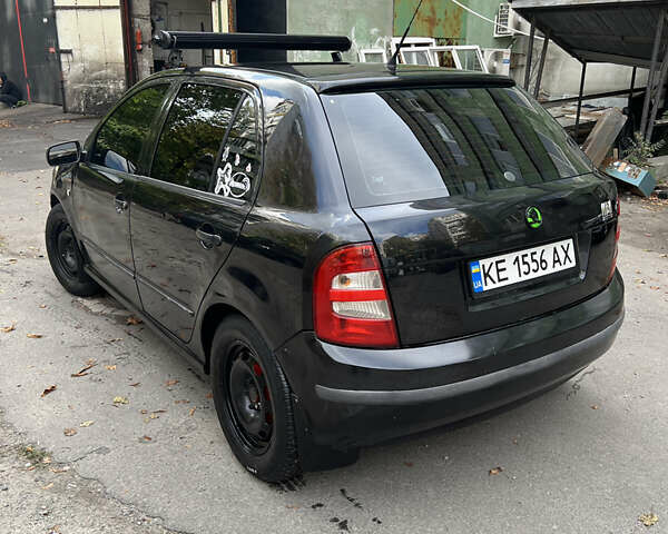 Черный Шкода Фабия, объемом двигателя 1.9 л и пробегом 290 тыс. км за 3300 $, фото 5 на Automoto.ua