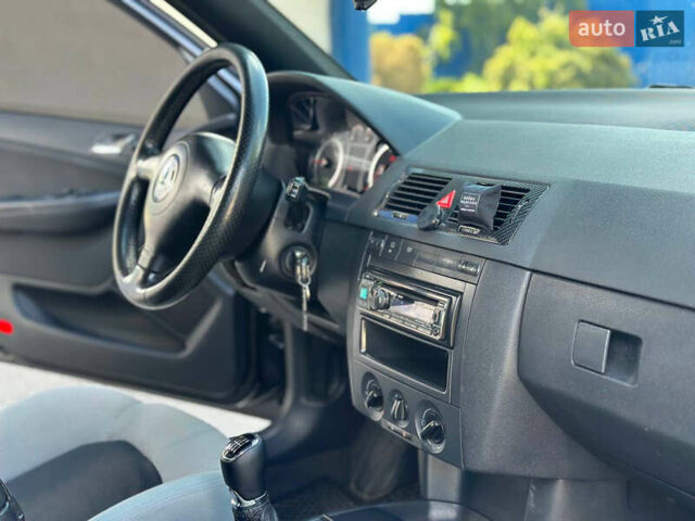 Черный Шкода Фабия, объемом двигателя 1.9 л и пробегом 265 тыс. км за 6599 $, фото 22 на Automoto.ua