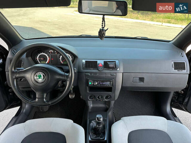 Черный Шкода Фабия, объемом двигателя 1.9 л и пробегом 265 тыс. км за 6599 $, фото 28 на Automoto.ua