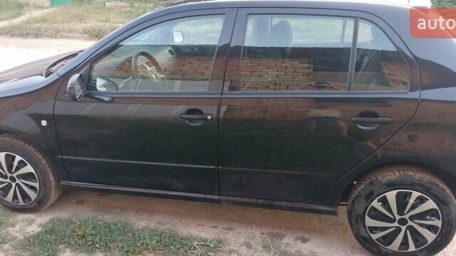 Черный Шкода Фабия, объемом двигателя 1.2 л и пробегом 189 тыс. км за 4054 $, фото 1 на Automoto.ua