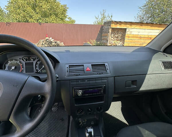 Чорний Шкода Фабія, об'ємом двигуна 1.4 л та пробігом 300 тис. км за 4500 $, фото 12 на Automoto.ua