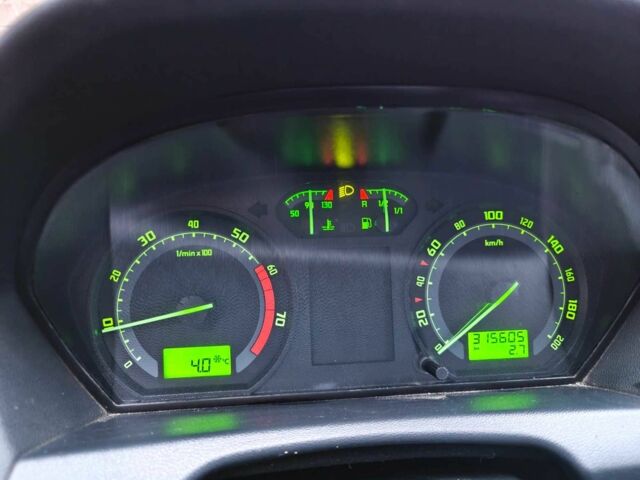 Черный Шкода Фабия, объемом двигателя 1.2 л и пробегом 315 тыс. км за 3300 $, фото 9 на Automoto.ua