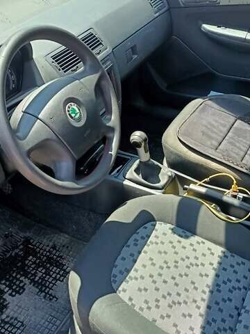 Черный Шкода Фабия, объемом двигателя 1.2 л и пробегом 189 тыс. км за 4054 $, фото 4 на Automoto.ua