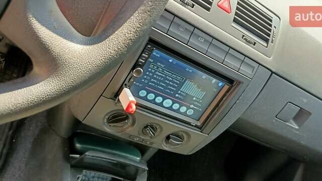 Черный Шкода Фабия, объемом двигателя 1.2 л и пробегом 189 тыс. км за 4054 $, фото 3 на Automoto.ua