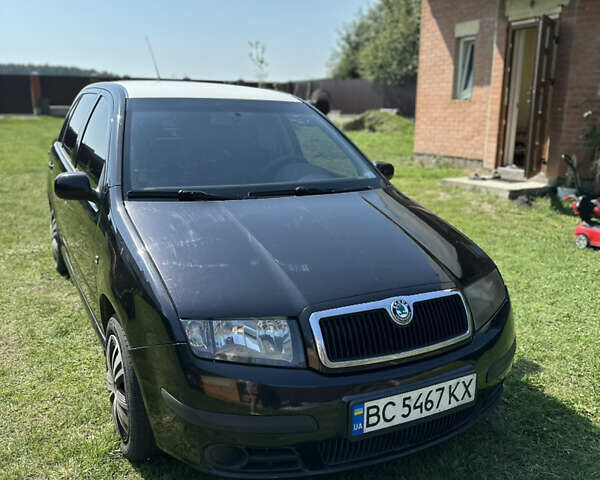 Чорний Шкода Фабія, об'ємом двигуна 1.4 л та пробігом 300 тис. км за 4500 $, фото 1 на Automoto.ua
