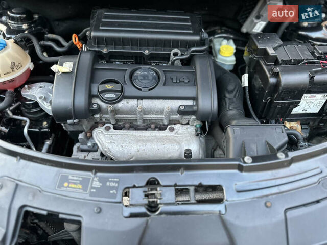 Черный Шкода Фабия, объемом двигателя 1.39 л и пробегом 153 тыс. км за 4250 $, фото 54 на Automoto.ua